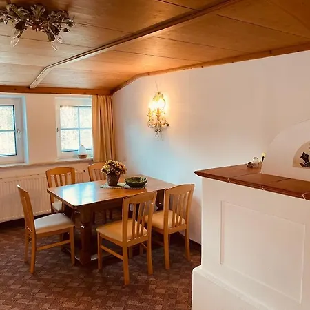 Beim Talschuster Apartment *