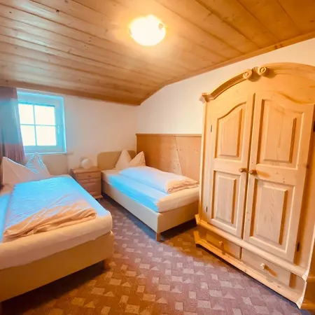 Beim Talschuster Apartment *