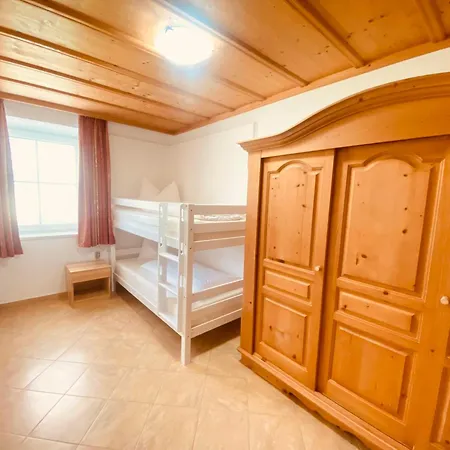 Beim Talschuster Apartment *